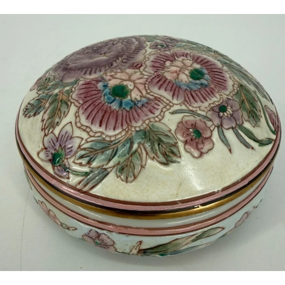 Vtg Floral Ceramic Trinket Box Hand Painted Taiwan Round Jewel coquette cottage
